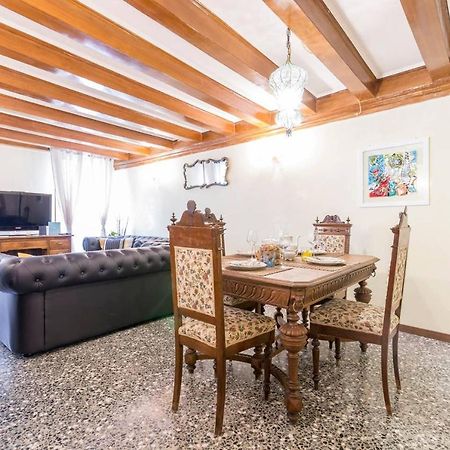 Residence Suite A Venezia Bagian luar foto