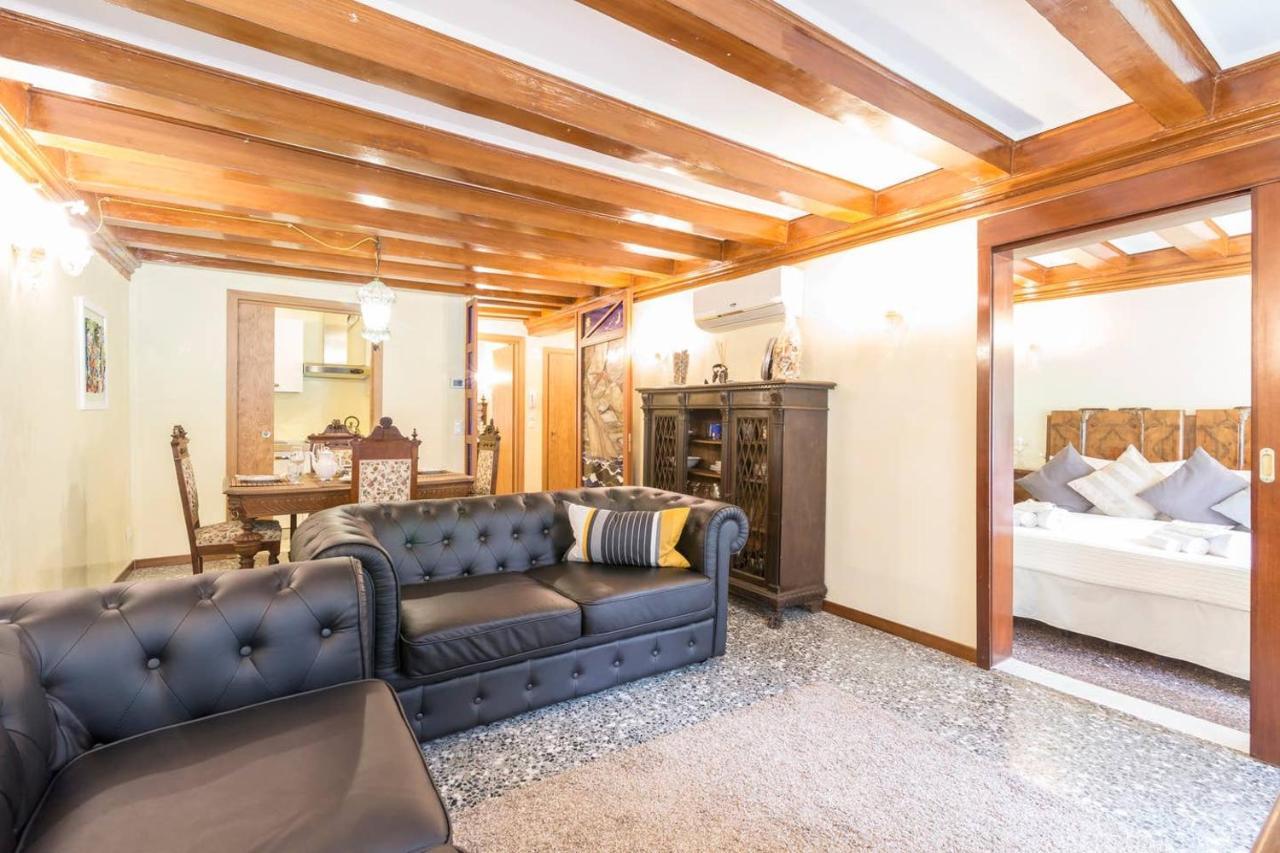 Residence Suite A Venezia Bagian luar foto