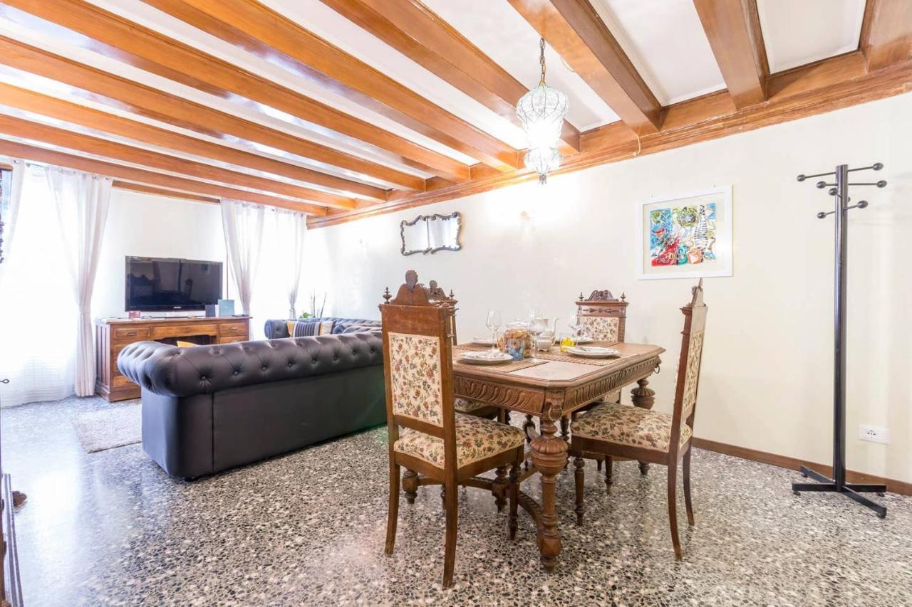 Residence Suite A Venezia Bagian luar foto