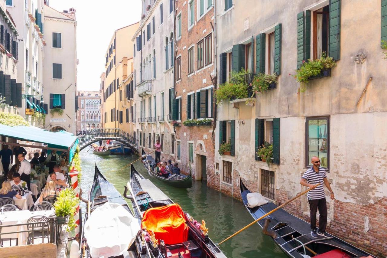 Residence Suite A Venezia Bagian luar foto